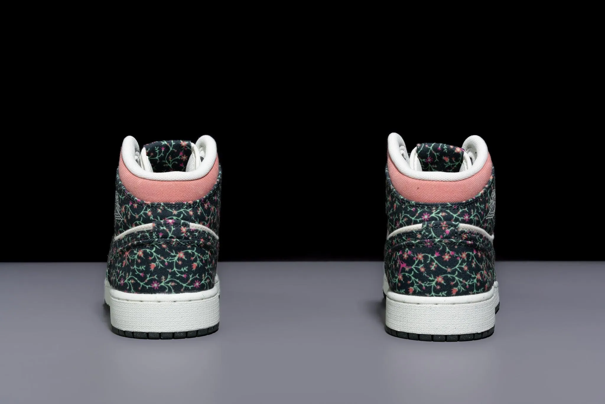 Air Jordan 1 Mid SE GS "Floral Canvas"