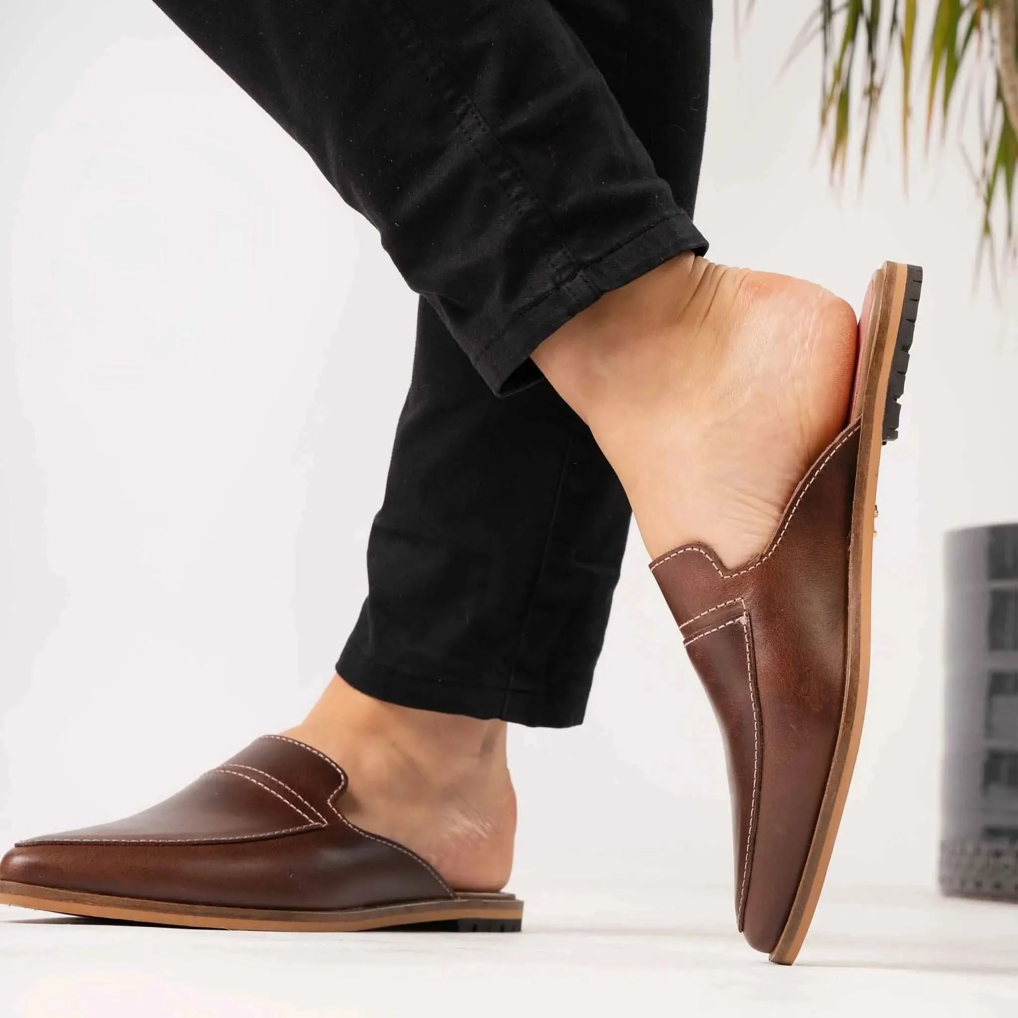 De Beauvoir Mahogany Mules