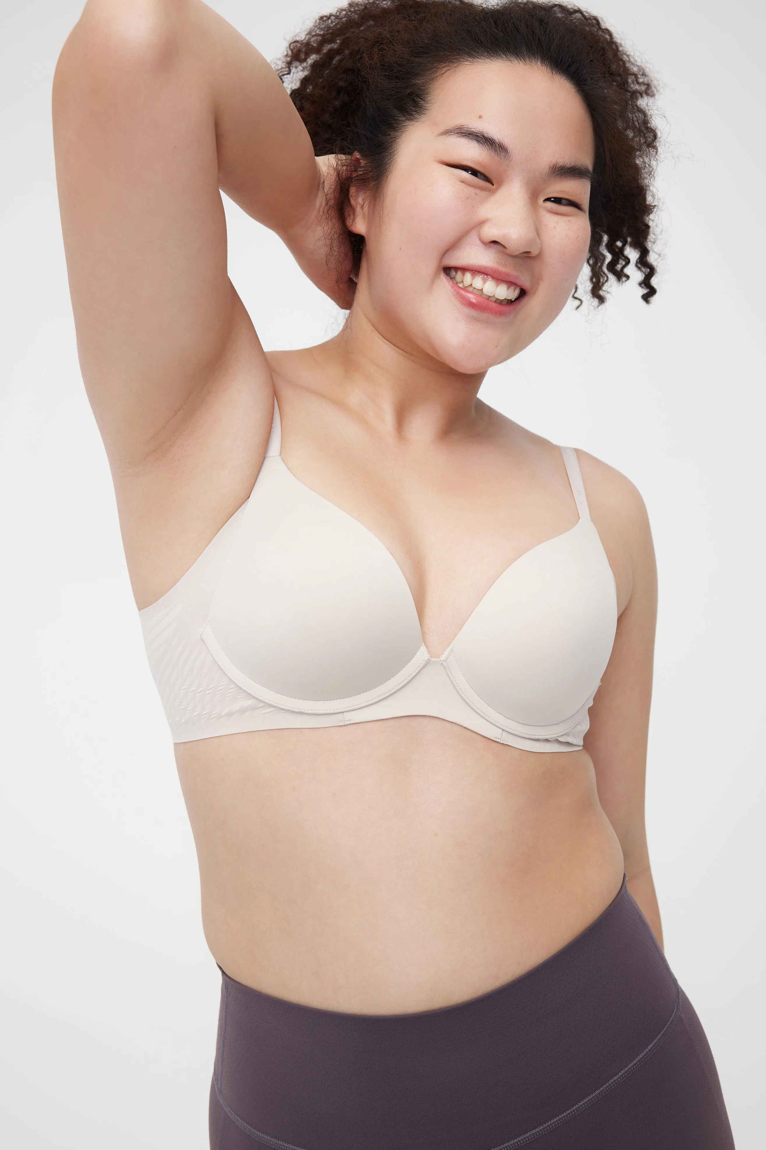 Winged Support Curve Bra